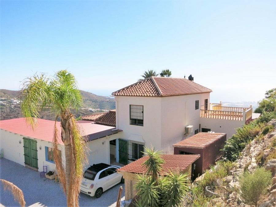 Villa for sale in Torrox