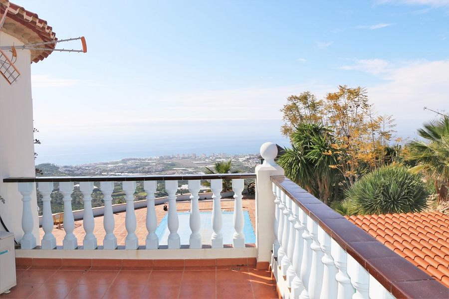 Villa for sale in Torrox