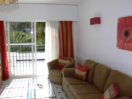 1-bedroom apartment with communal pool located close to the beach and center of Nerja