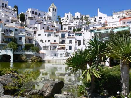 1-roms leilighet med felles svømmebasseng og havutsikt i Nerja