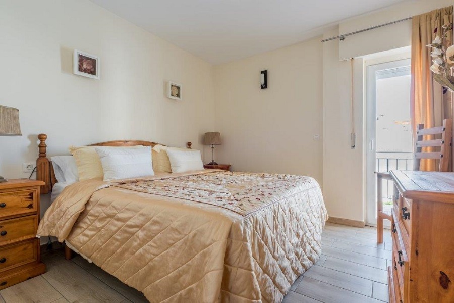 Wohnung ideal gelegen in der Nähe des berühmten Burriana-Strandes und in der Nähe des lebhaften Zentrums von Nerja, für einen wunderbaren Strandurlaub in Nerja.