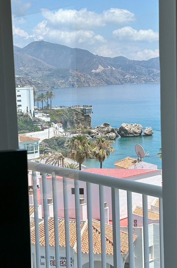 Beautiful completely renovated apartment with sea view and very attractively furnished.