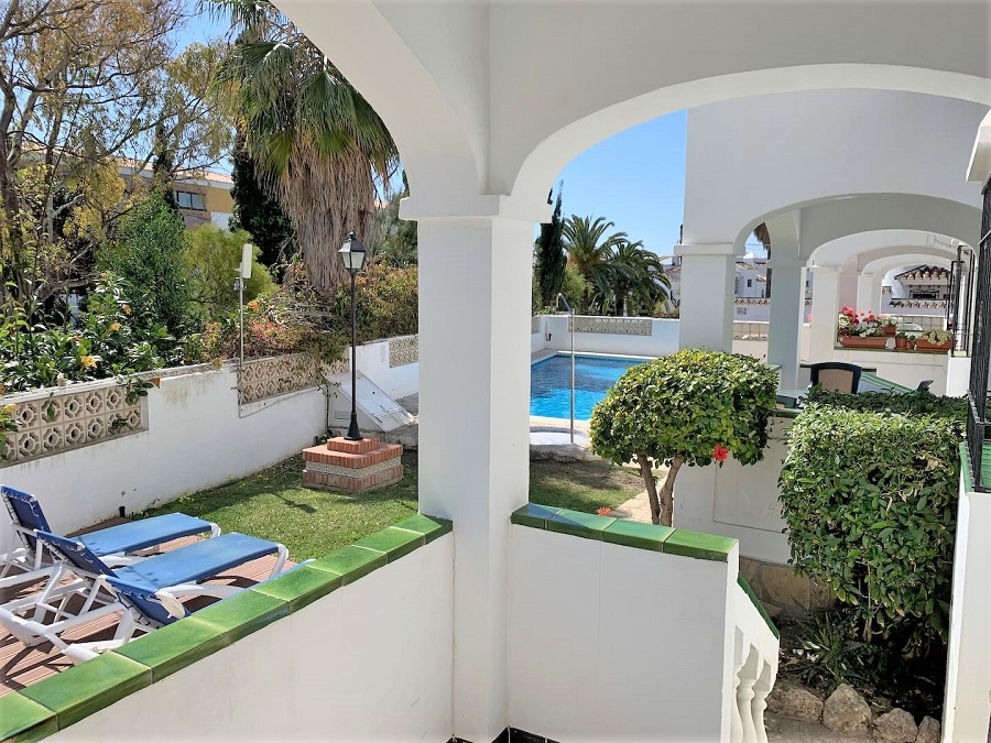 2 bedroom apartment with communal pool a very short distance from the beach and the centre of Nerja