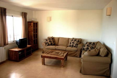 2-bedroom apartment with communal pool a short distance from the beach and center of Nerja