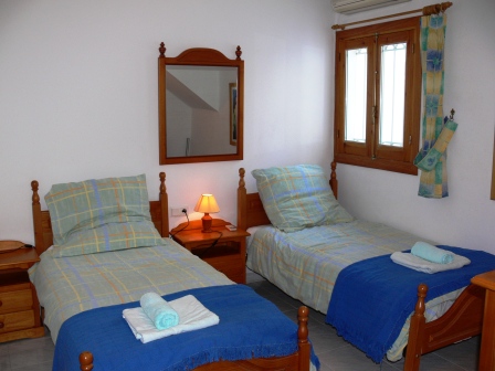 Hermosa casa de vacaciones de 2 dormitorios con piscina privada en Nerja