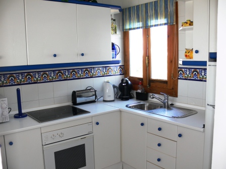 Schönes Ferienhaus mit 2 Schlafzimmern und privatem Tauchbecken in Nerja