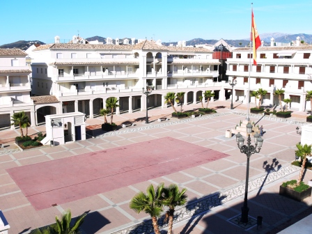 Mooi appartement hartje Nerja met gemeenschappelijk zwembad en korte afstand van het strand