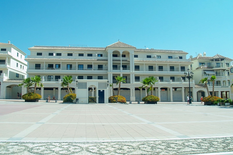 Vacker lägenhet i hjärtat av Nerja med gemensam pool och kort avstånd från stranden