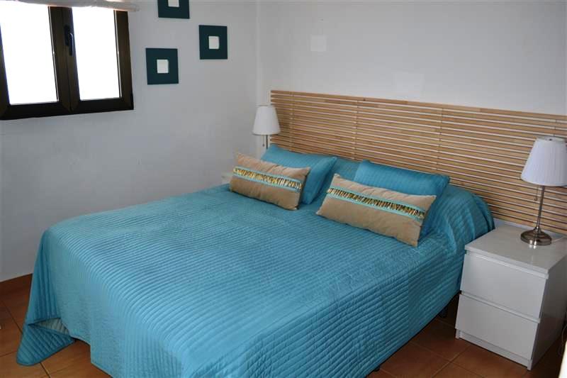 Spacious apartment with 2 bedrooms, 2 bathrooms and beautiful views of Burriana beach.