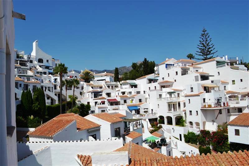 Amplio apartamento de 2 dormitorios, 2 baños y preciosas vistas a la playa de Burriana.