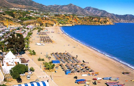 2 værelses lejlighed første linje Burriana strand i Nerja