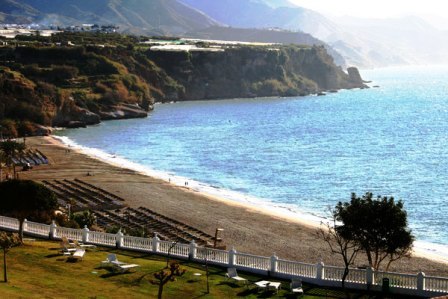 Apartamento de 3 dormitorios a pocos pasos de la playa y del centro de la ciudad de Nerja