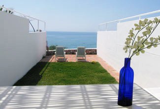 Prachtige vakantiewoning direct aan zee in Nerja