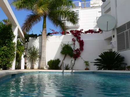 Prachtige vakantiewoning direct aan zee in Nerja