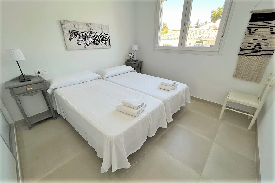 New villa with private pool, 3 bedrooms, 2 bathrooms, ideally located a short walk from the beach and center of Nerja