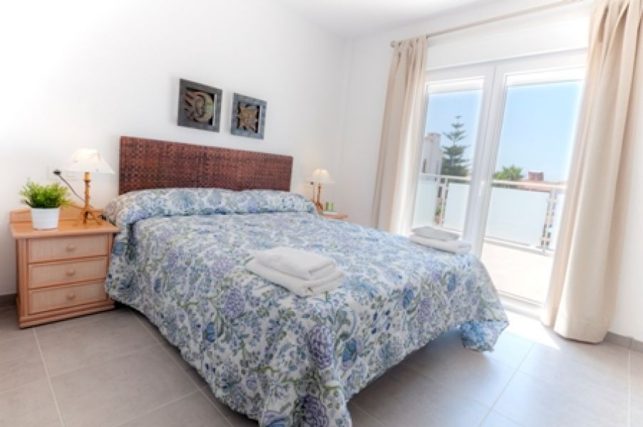 This villa is located 400 meters from the beach and 300 meters from the cozy center of Nerja.