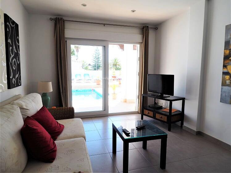 Chalet vacacional de 3 dormitorios y piscina privada en Nerja