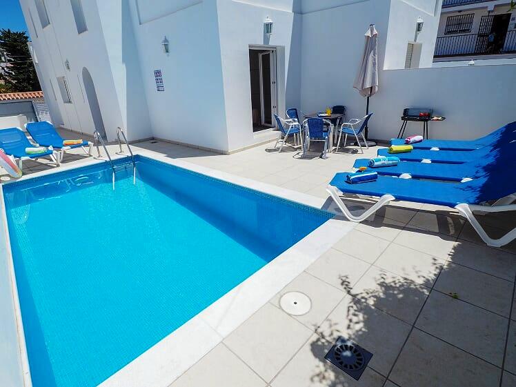 Neue Villa mit 3 Schlafzimmern und Pool in der Nähe des Strandes und des Zentrums von Nerja