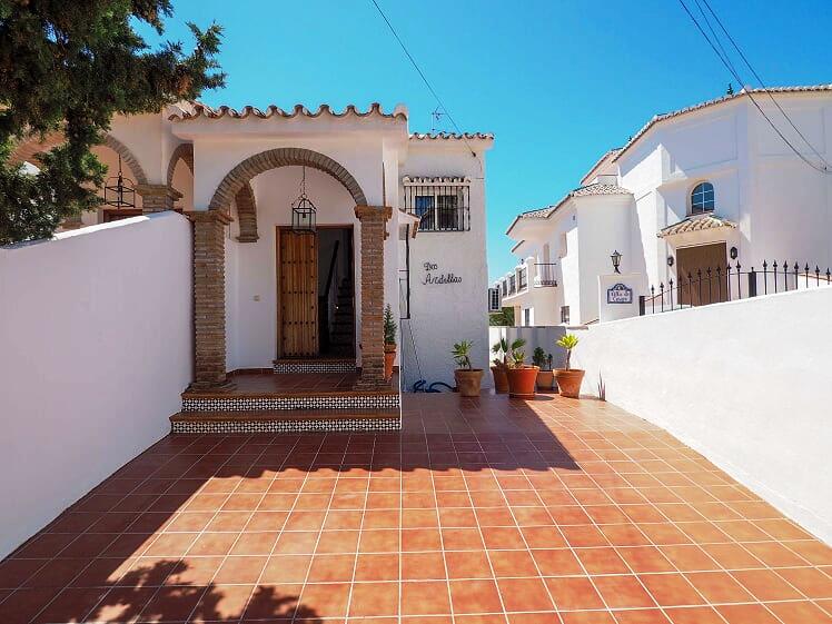 Villa de vacances avec vue sur la mer, piscine et 3 chambres à Nerja