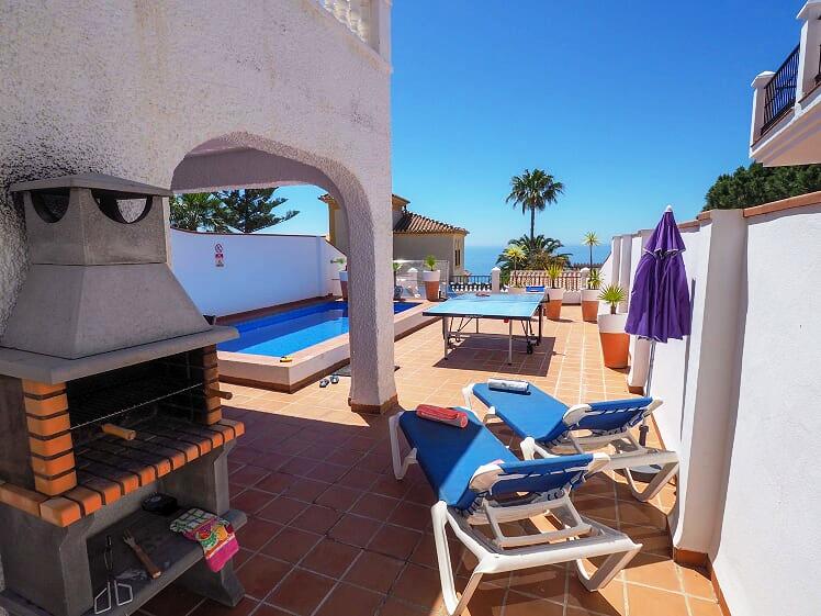 Villa con vista sul mare, piscina e 3 camere da letto a Nerja