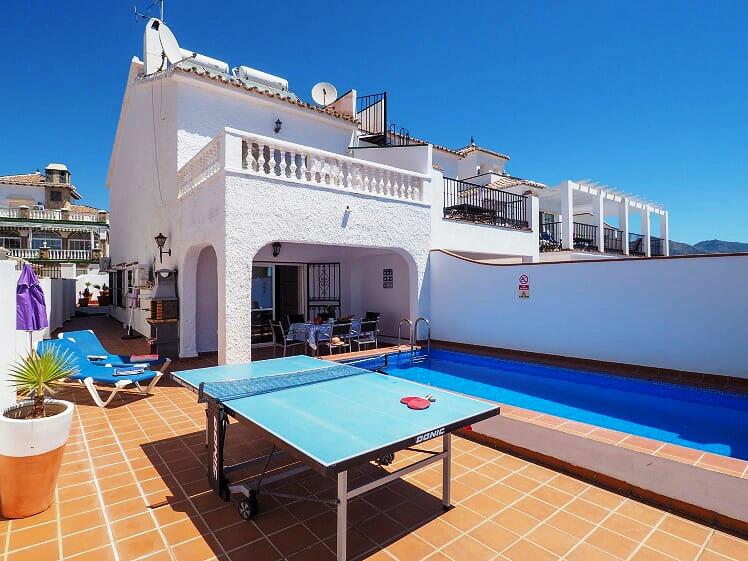 Holiday villa with sea views, pool and 3 bedrooms in Nerja