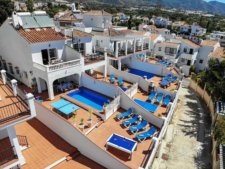 Semestervilla med havsutsikt, pool och 3 sovrum i Nerja