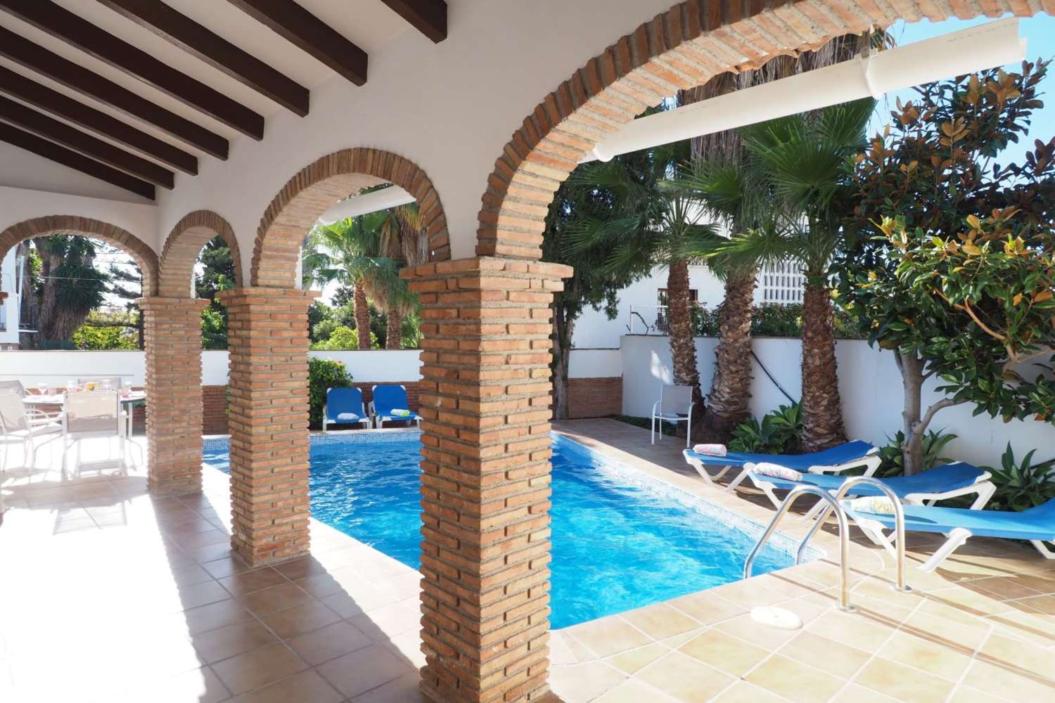 Villa med privat basseng i Parador-området i Nerja