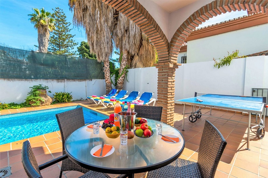 Espaciosa villa con piscina en la zona del Parador en Nerja, sur de España.