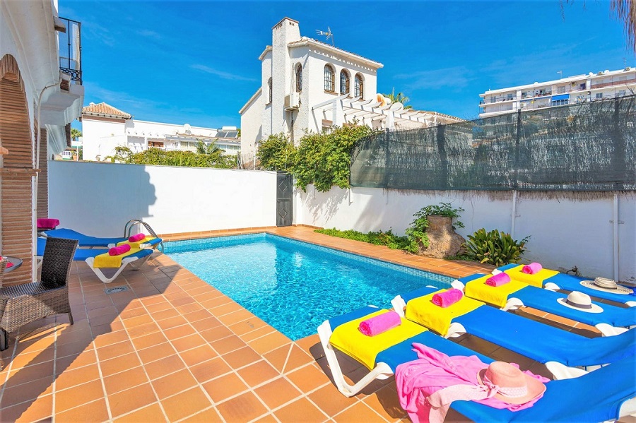 Espaciosa villa con piscina en la zona del Parador en Nerja, sur de España.