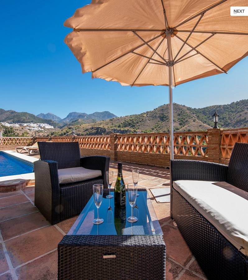 Espacioso chalet con gran jardín y piscina entre Nerja y Frigiliana