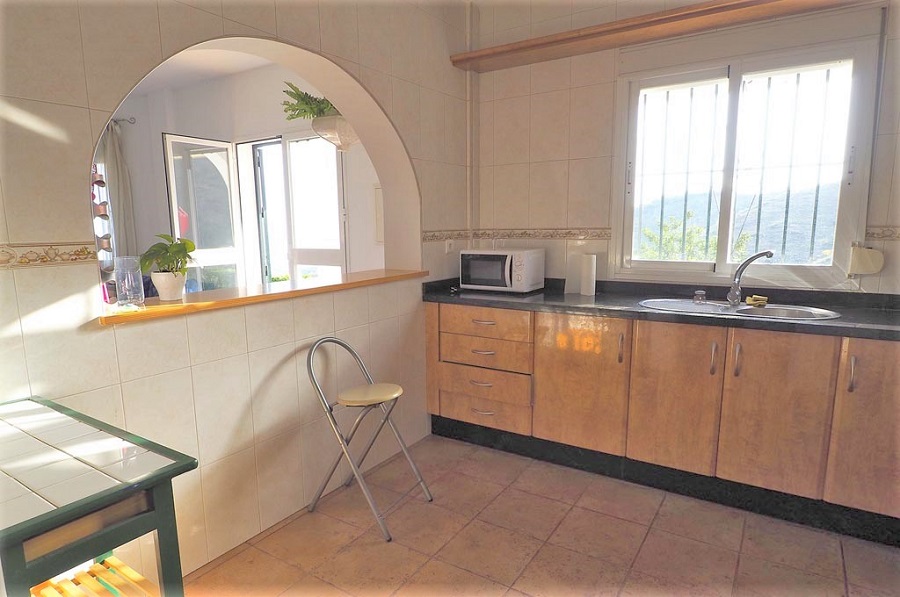 Villa de 2 dormitorios con piscina privada en Algarrobo, Andalucía.