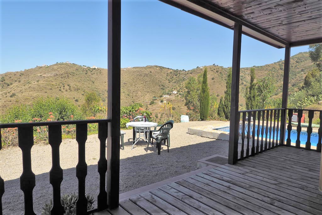 Maison de vacances avec piscine privée et vue sur la mer à Algarrobo, Andalousie.