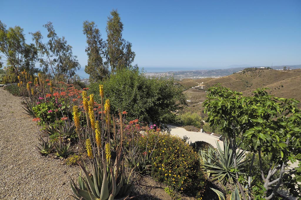 Holiday home with private pool and sea views in Algarrobo, Andalucia.