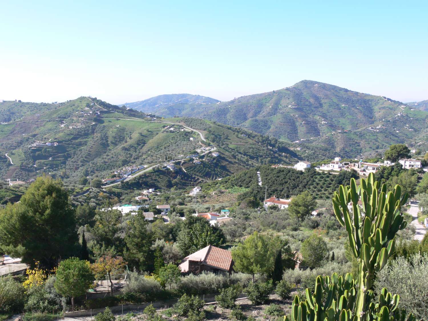 Smuk rummelig Cortijo med smuk have og privat pool i området Frigiliana, Sydspanien