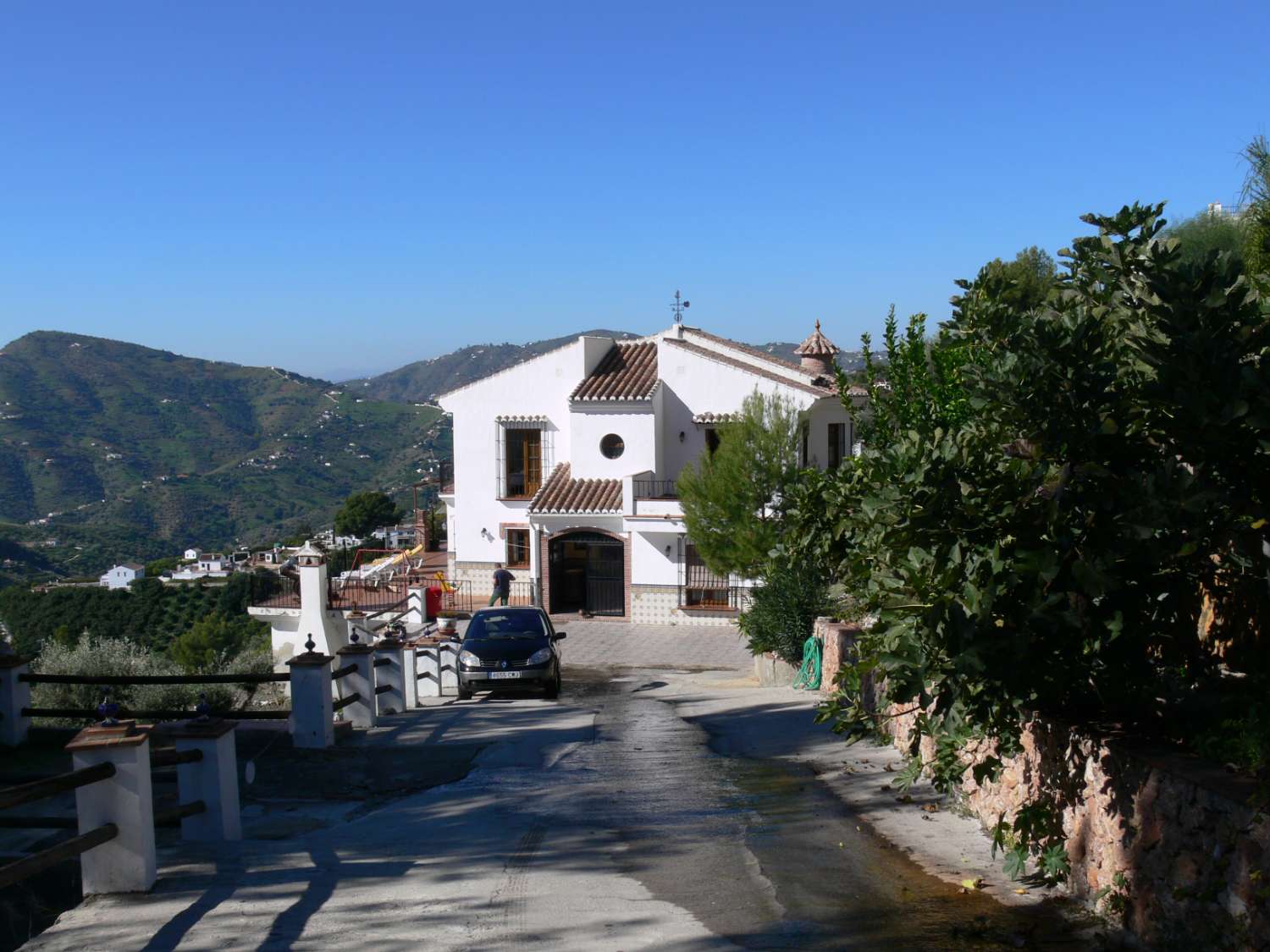 Vacker rymlig Cortijo med vacker trädgård och privat pool i området Frigiliana, södra Spanien