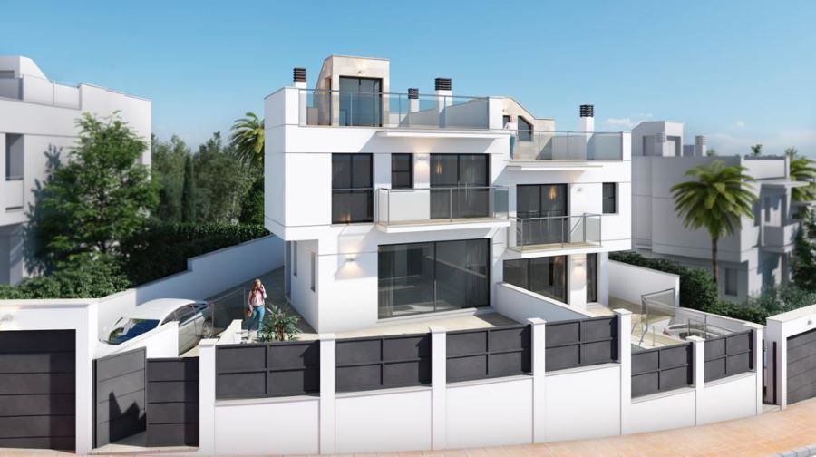 Moderne geschakelde woningen in Nerja met privézwembad en buitenjacuzzi.