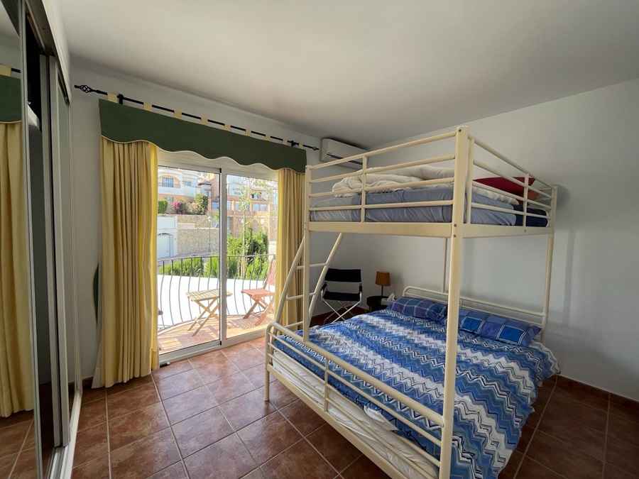 Chalet con apartamento independiente y piscina privada en Burriana