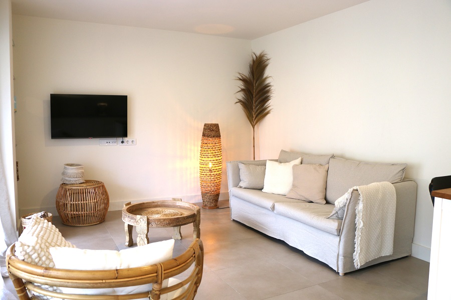 New luxuriously finished apartment in a small-scale complex for a wonderful beach holiday in Nerja, southern Spain.