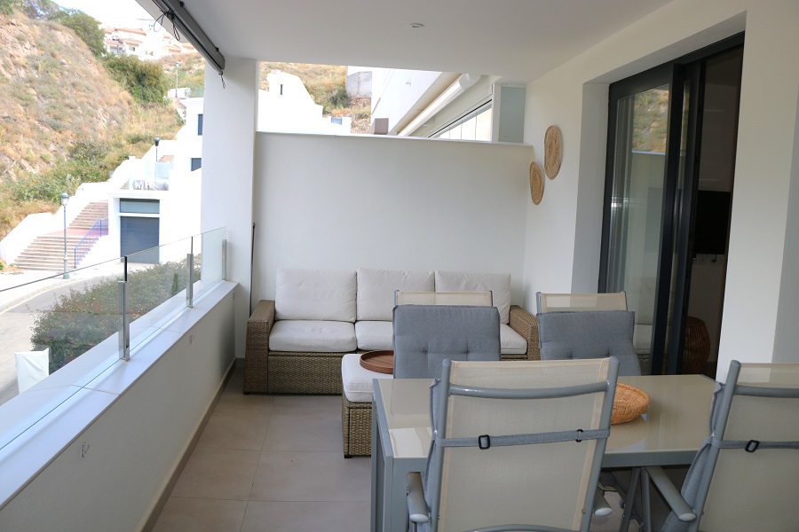 Nouvel appartement luxueusement fini dans un complexe à petite échelle pour de merveilleuses vacances à la plage à Nerja, dans le sud de l’Espagne.