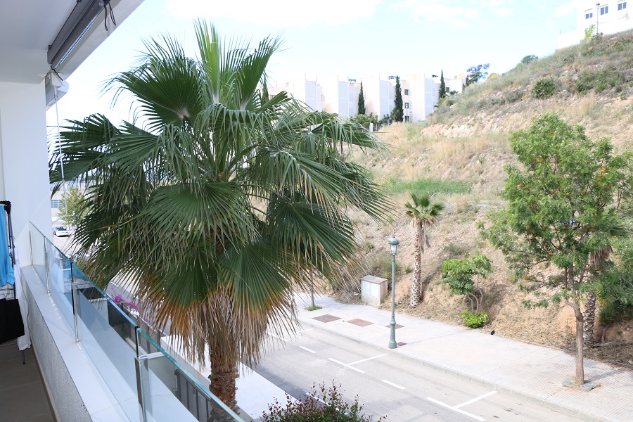 Nouvel appartement luxueusement fini dans un complexe à petite échelle pour de merveilleuses vacances à la plage à Nerja, dans le sud de l’Espagne.