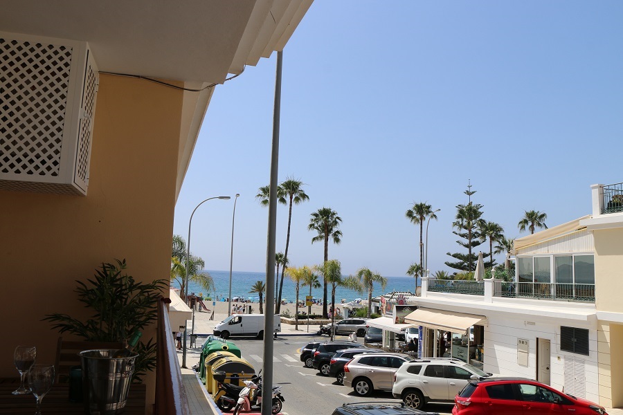 Fantastisk 1-værelses lejlighed et stenkast fra den berømte strand Burriana i Nerja!