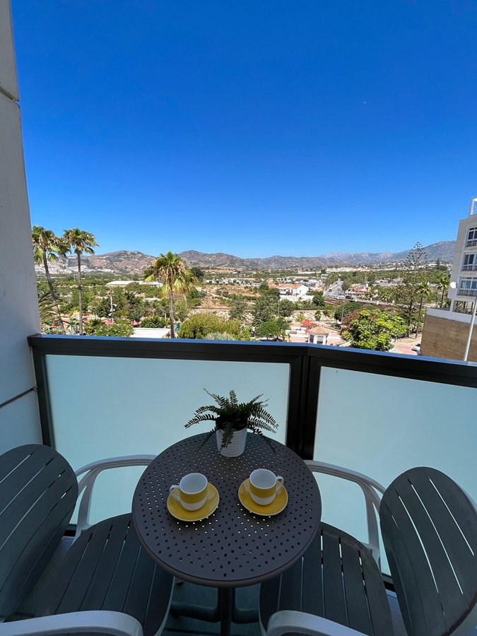 Exklusiv in Villandalux, Penthouse im Zentrum von Nerja mit schönem Meerblick und Whirlpool