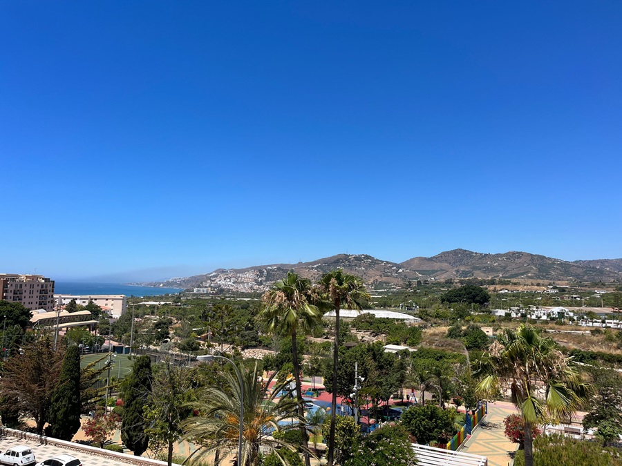 Exklusiv in Villandalux, Penthouse im Zentrum von Nerja mit schönem Meerblick und Whirlpool