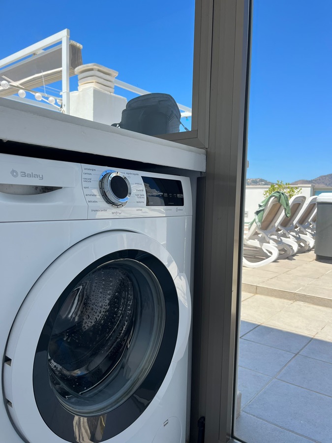 In esclusiva a Villandalux, attico nel centro di Nerja con splendida vista sul mare e jacuzzi