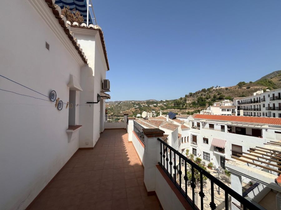 Exclusivité à Villandalux, appartement à Frigiliana avec une vue magnifique sur les montagnes.