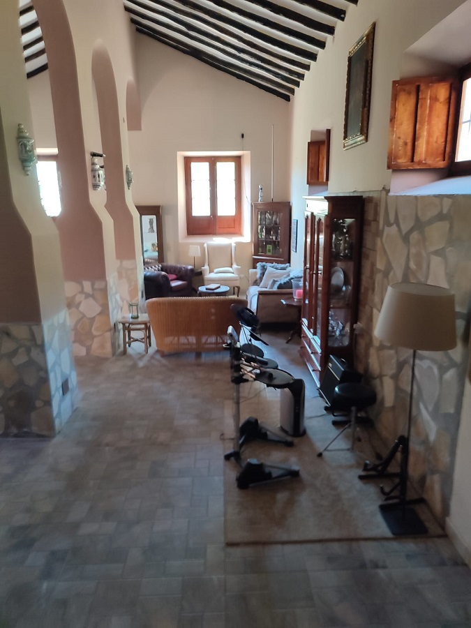 Bijzondere karakteristieke vrijstaande woning in Nerja met 4 ruime slaapkamers, 3 badkamers en prive zwembad.