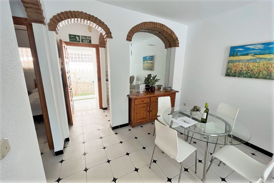 Apartamento con una ubicación ideal cerca de la famosa playa de Burriana y cerca del animado centro de Nerja, para unas maravillosas vacaciones de playa en Nerja.