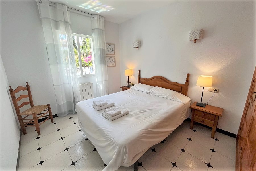 Apartamento con una ubicación ideal cerca de la famosa playa de Burriana y cerca del animado centro de Nerja, para unas maravillosas vacaciones de playa en Nerja.