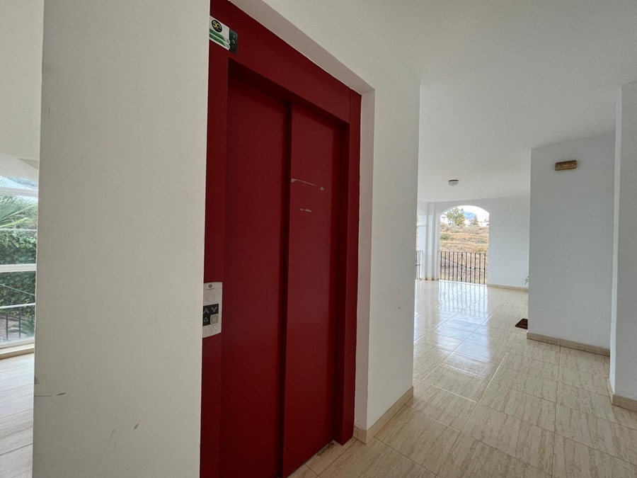 Two apartments located below each other with beautiful sea views, communal pool and garage space in El Peñoncillo, Torrox