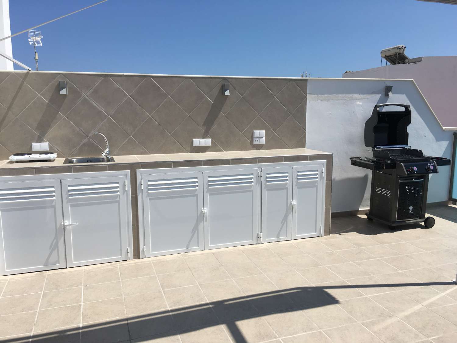 Penthouse im Zentrum von Nerja mit schönem Meerblick und Whirlpool